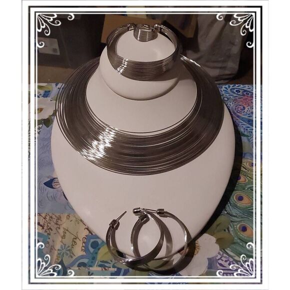 Pretty 4 Pc. Silver Wide Piano Wire Design Choker~Bracelet~Earrings~Ring Set - Picture 1 of 5